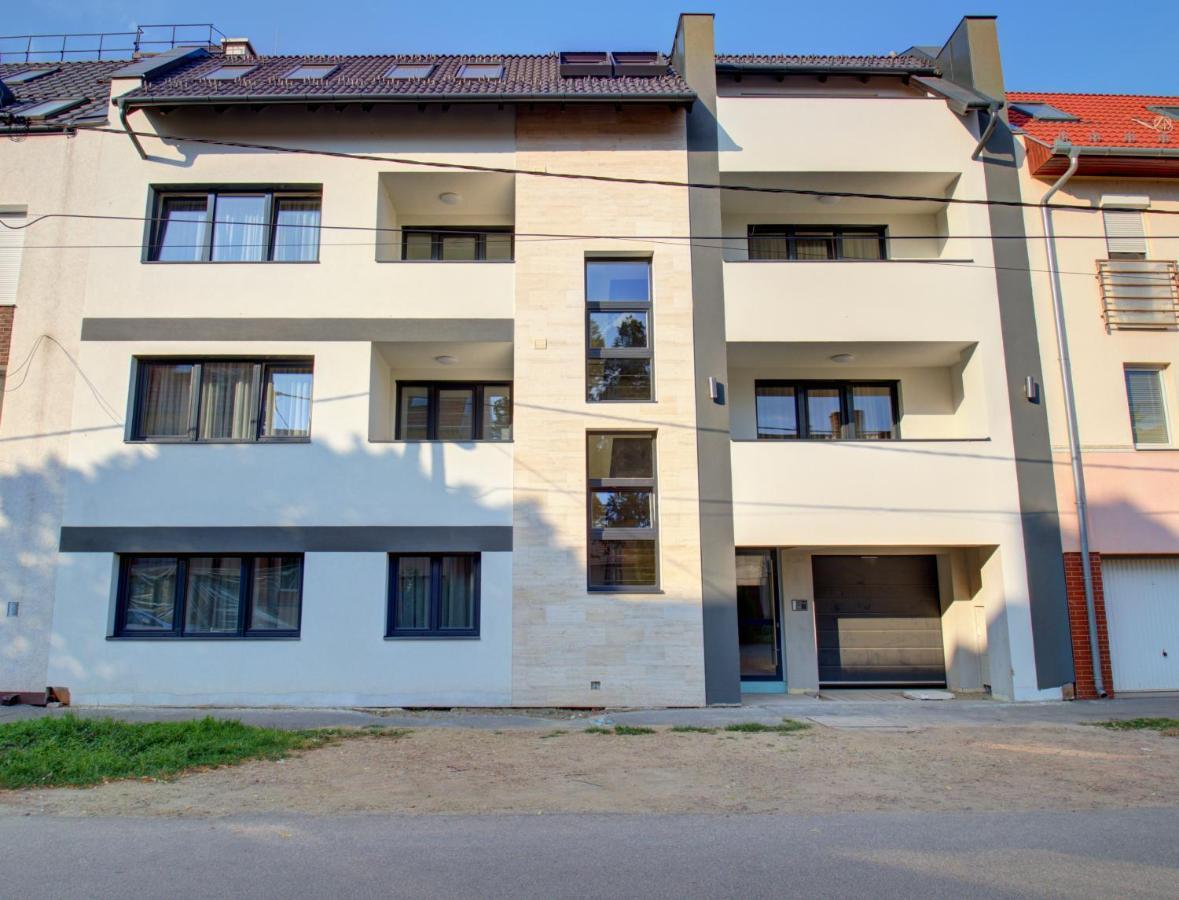 Hajnal apartman Apartment Szeged Bagian luar foto