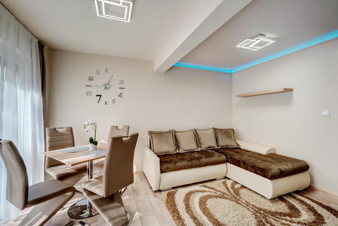 Hajnal apartman Apartment Szeged Bagian luar foto
